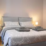 Aparthotel Montanelli Terst