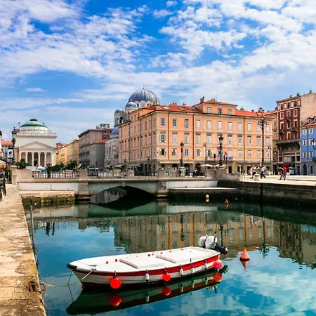 Montanelli Aparthotel 4*