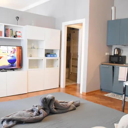 Montanelli Aparthotel 4*