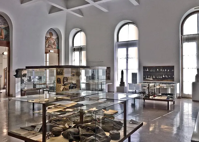 מלון דירות Montanelli 4*