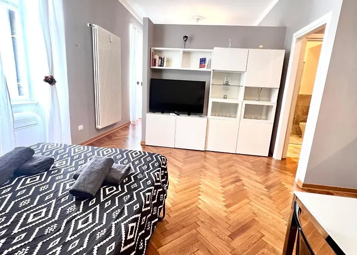 Montanelli Aparthotel 4*