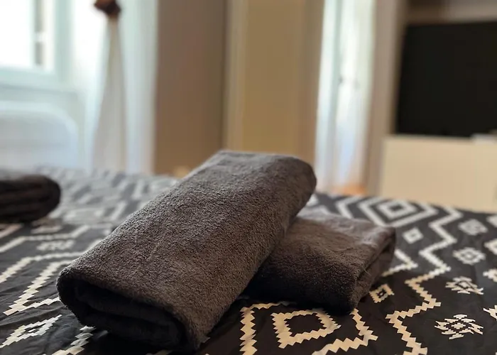 Montanelli מלון דירות טריאסטה