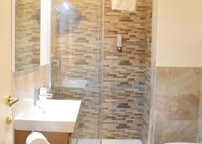 מלון דירות Montanelli 4*