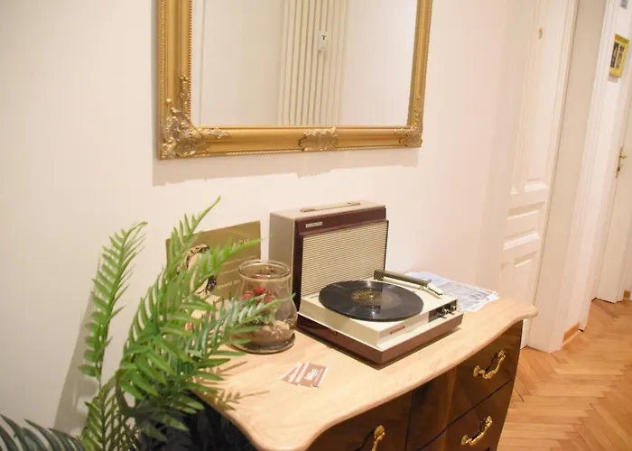 Montanelli Aparthotel 4*